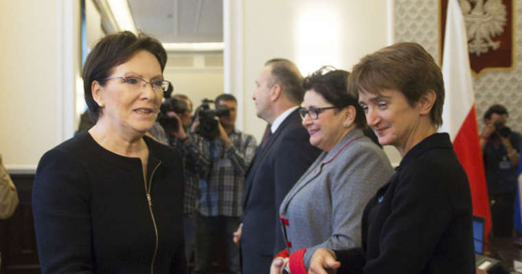 Premier Ewa Kopacz i minister Maria Wasiak. Fot. KPRM