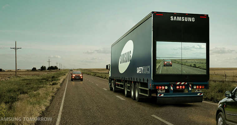 Ciężarówka z systemem firmy Samsung, która wyświetla na ekranach sytuację na drodze. Źródło: global.samsungtommorow.com