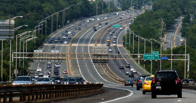 HOV lane na autostradzie w USA. Fot. Mariordo