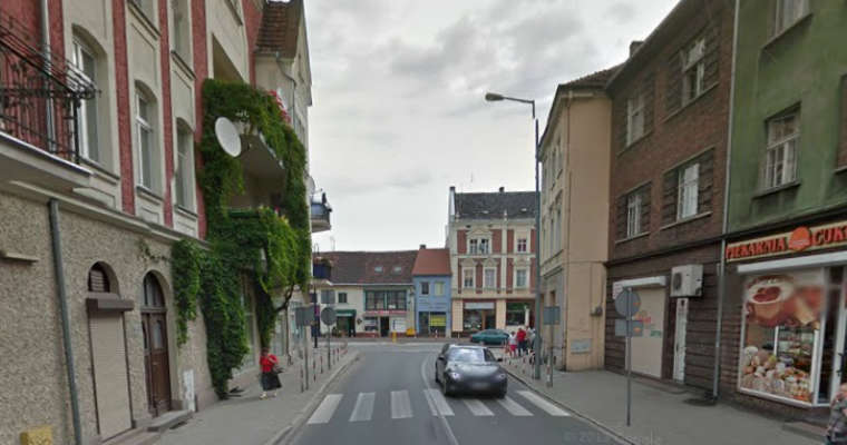 Przejście dla pieszych na ul. Wojska Polskiego w Nowej Soli. Źródło: google street view