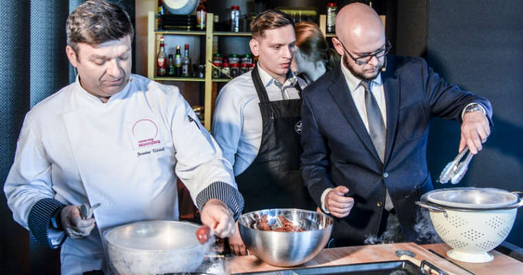 Eksperci Continental o oponach zimowych mówili w restauracji Moonsfera. Fot. mat. prasowe