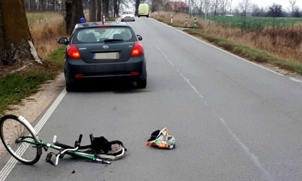 Śmiertelne potrącenie rowerzysty niedaleko miejscowości Prabuty. Fot. Policja