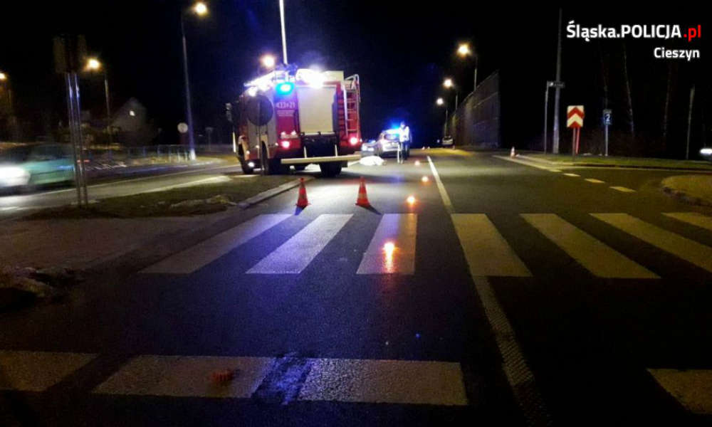 Śmiertelne potrącenie pieszej na przejściu w Ustroniu. Fot. Policja