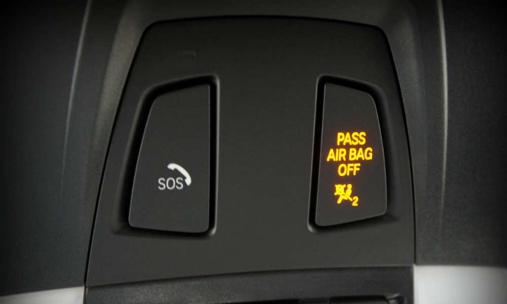Przycisk SOS w BMW Fot. Michael Sheehan/CC BY 2.0