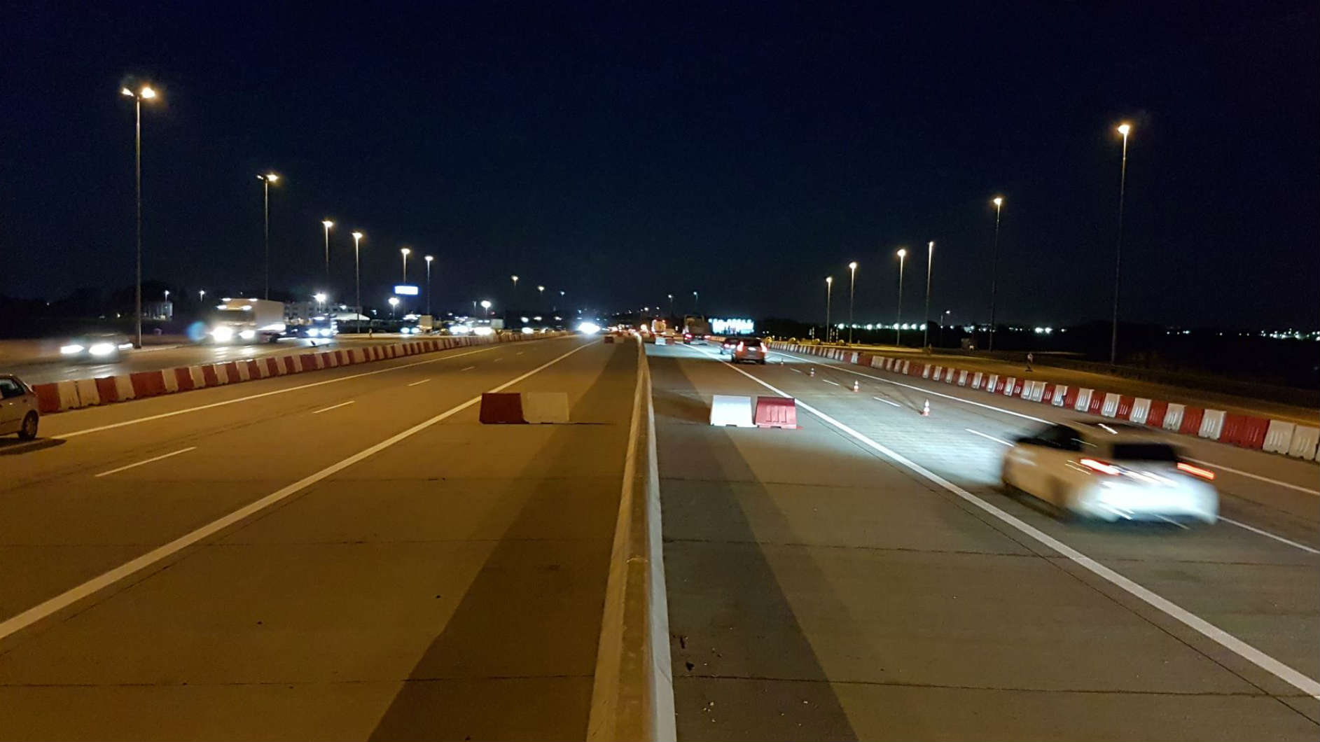 GDDKiA rozebrała niedokończony punkt poboru opłat na autostradzie A2 w okolicach Pruszkowa. Fot. GDDKiA