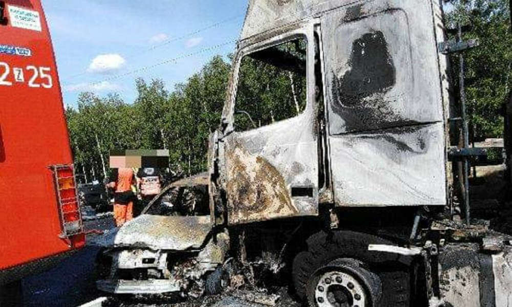 W karambolu na autostradzie A6 zginęło 6 osób. Samochody spłonęły Fot. ITD