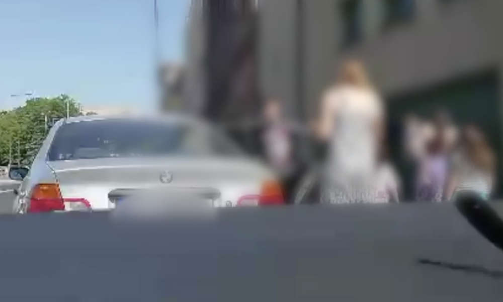 Tym BMW w Chorzowie jechała 10-osobowa rodzina Fot. Policja