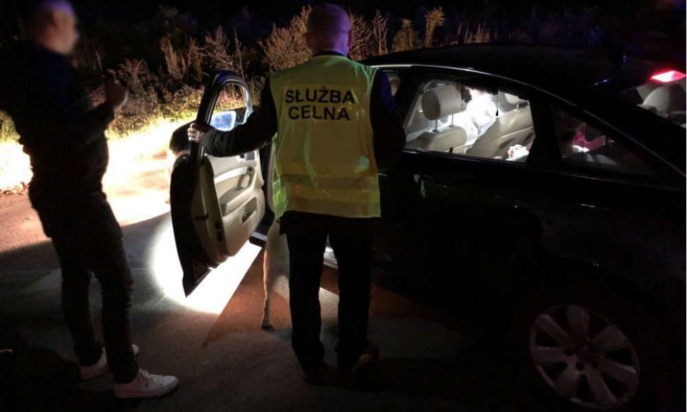 Policjanci z Jaworzna zorganizowali akcję "Dyskoteka". Szukali pijanych kierowców wieczorem w sobotę. Fot. Policja