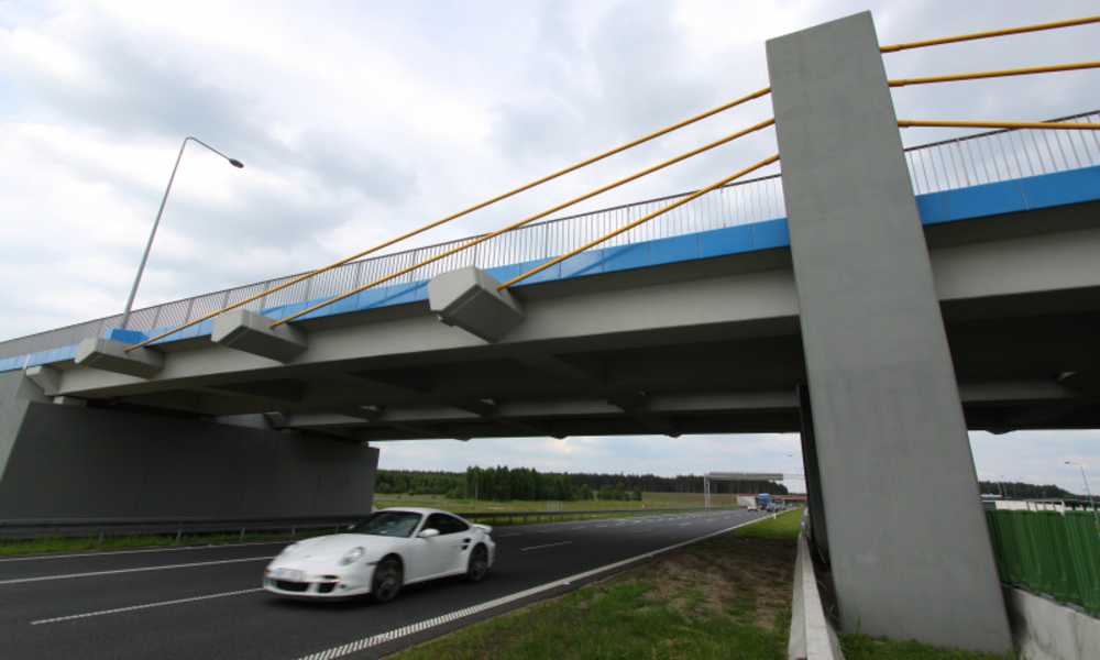 Na niektórych odcinkach dróg szybkiego ruchu w Polsce nawet 70 proc. kierowców przekracza dozwolone limity prędkości. Na zdjęciu autostrada A2 między Łodzią a Warszawą Fot. Łukasz Jóźwiak/GDDKiA