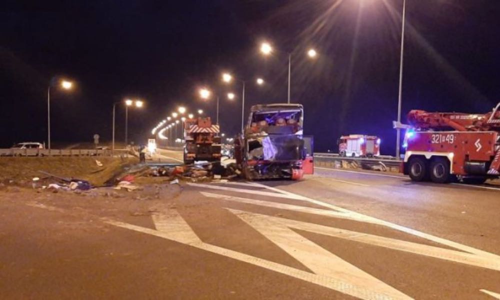 W wypadku autokaru na autostradzie A4 zginęło pięć osób. Wiele osób zostało rannych Fot. Policja