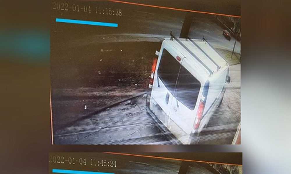 Mieszkaniec Łodzi przekazał policji nagrania, na których kierowca dostawczego auta dwukrotnie popełnił wykroczenie polegające na jeździe samochodem po chodniku Fot. Policja