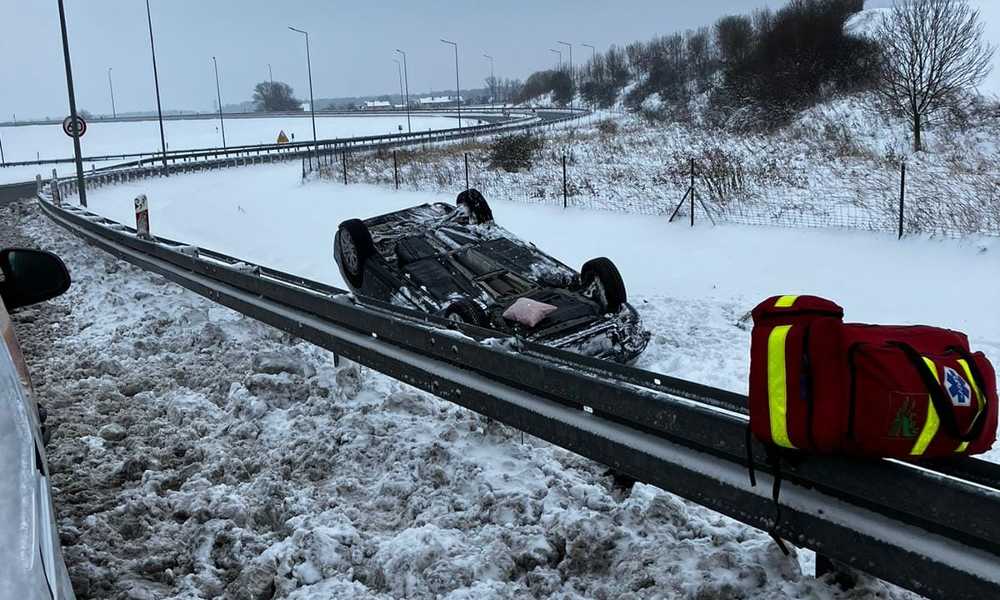 Śmiertelny wypadek na autostradzie A4. Fot. KP PSP Strzelce Opolskie
