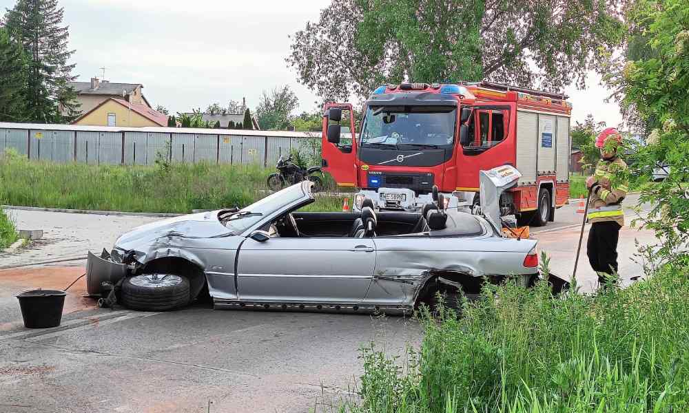 BMW rozbite przez pijanego funkcjonariusza policji w Radomiu Fot. Sebastian Pawłowski