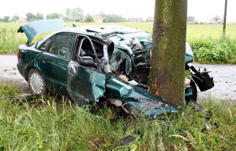 Wypadek na drodze w Witkowie. Fot. Dariusz Staszak/KPP Mogilno