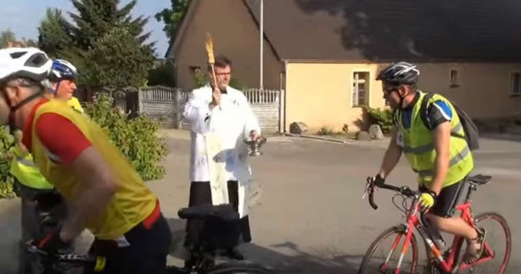 Pielgrzymka rowerowa ze Szczecina w 2014 r. Źródło: YouTube