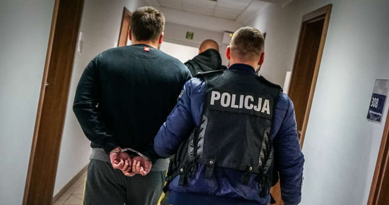 Policjanci z Gorzowa Wielkopolskiego zatrzymali 25-latka podejrzanego o potrącenie latem rowerzystki i nieudzielenie jej pomocy. Fot. Policja