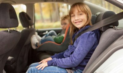 Dzieci w fotelikach samochodowych. Fot. NTSB/CC0
