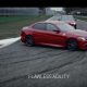 Reklama samochodów Alfa Romeo - pokazywane są wyłącznie podczas wyścigu na torze. Źródło: YouTube