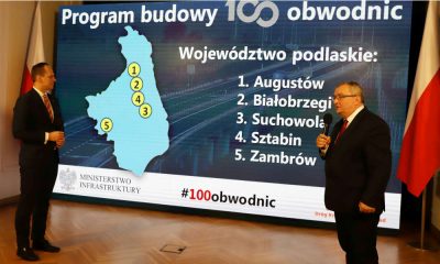 Minister infrastruktury Andrzej Adamczyk (z prawej) i wiceminister Rafał Weber ogłosili plan budowy 100 obwodnic Fot. MI