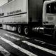 Zrzeszenie firm transportowych przekonuje, że kierowcy ciężarówek nie będą mieli szans zatrzymywać się przed przejściami dla pieszych po zmianie prawa w Polsce Fot. Steve Soblick/CC BY 2.0