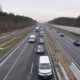 Na trasach szybkiego ruchu polscy kierowcy jeżdżą za blisko siebie. Na zdjęciu droga S3 pomiędzy węzłami Zielona Góra Północ i Niedoradz Fot. GDDKiA