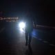 Spot Wielkopolskiej Policji, która pokazała pieszego idącego nieprawidłową stroną drogi i zostawiła to bez komentarza Źródło: policja