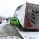 Ciężarówka przewrócona przez wiatr w stolicy Fot. Facebook/Jednostka Ratowniczo-Gaśnicza nr 17 PSP w Warszawie