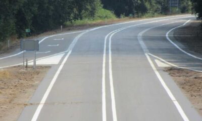 Oznakowanie poziome na drodze z podwójną linią ciągłą Fot. Filckr/European Roads/CC BY-NC-SA 2.0