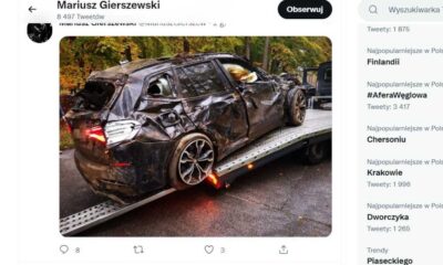 Samochód Krzysztofa Hołowczyca po dachowaniu Źródło: Twitter/Mariusz Gierszewski