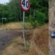 Motocyklista uderzył w znak ograniczający prędkość do 40 km/h. On i jego pasażer zginęli na miejscu Źródło: Facebook/OSP w Pniewach