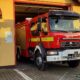 Wóz strażaków w remizie w Łęgu Źródło: Facebook/OSP Łęg